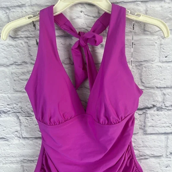 DKNY NWOT One Piece Halter Top Swimsuit Large Beach Swim Summer Cruise Vacation - Picture 2 of 8
